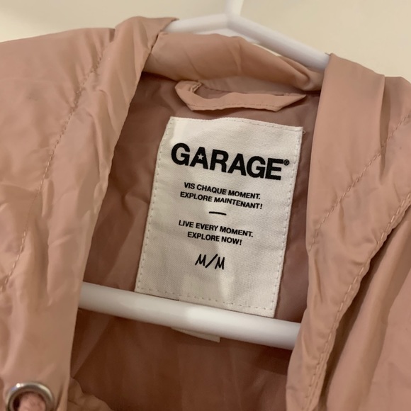 Garage Windbreaker - Picture 2 of 3